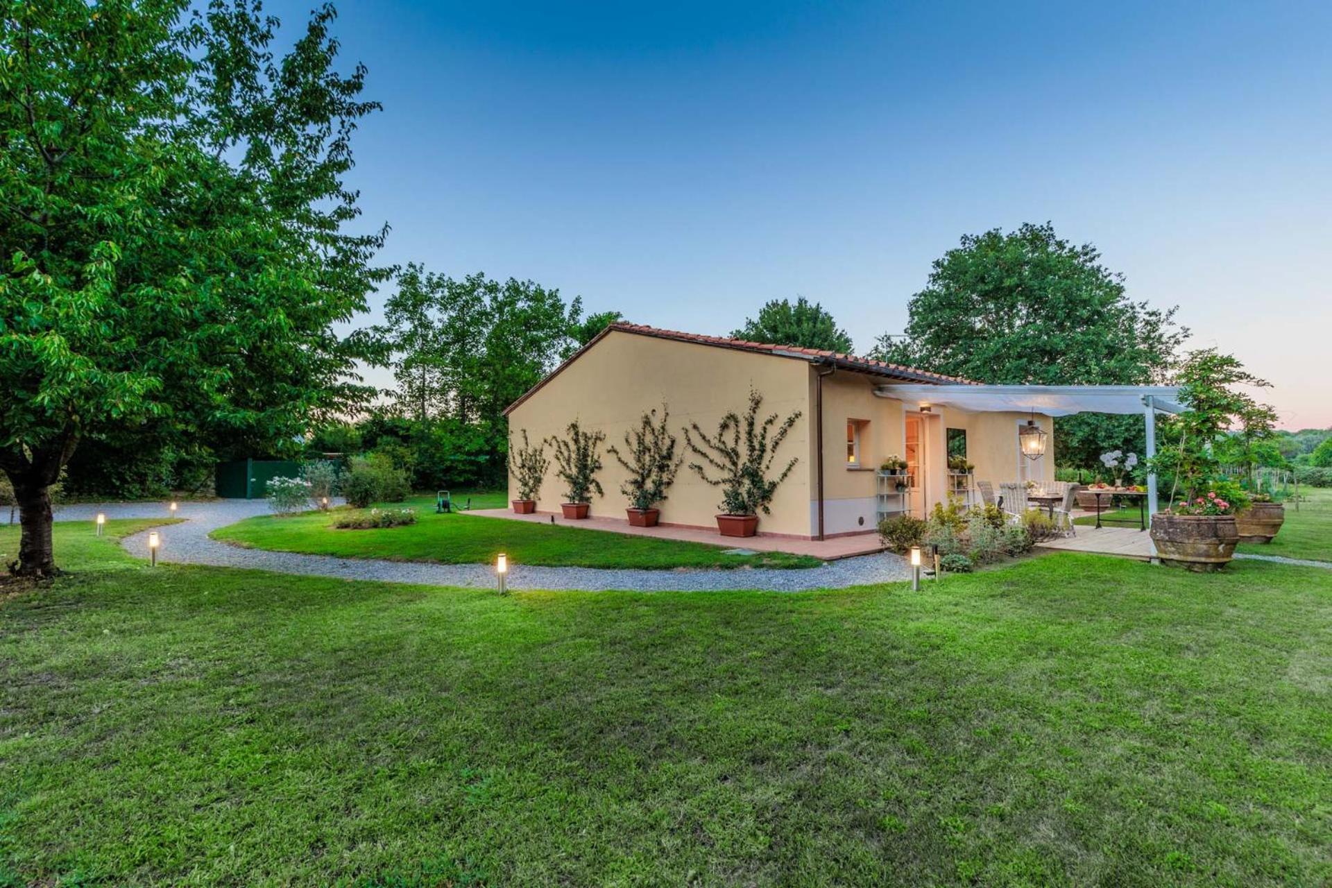 Villa Bassotta, A Charming Cottage Lucca Exterior photo